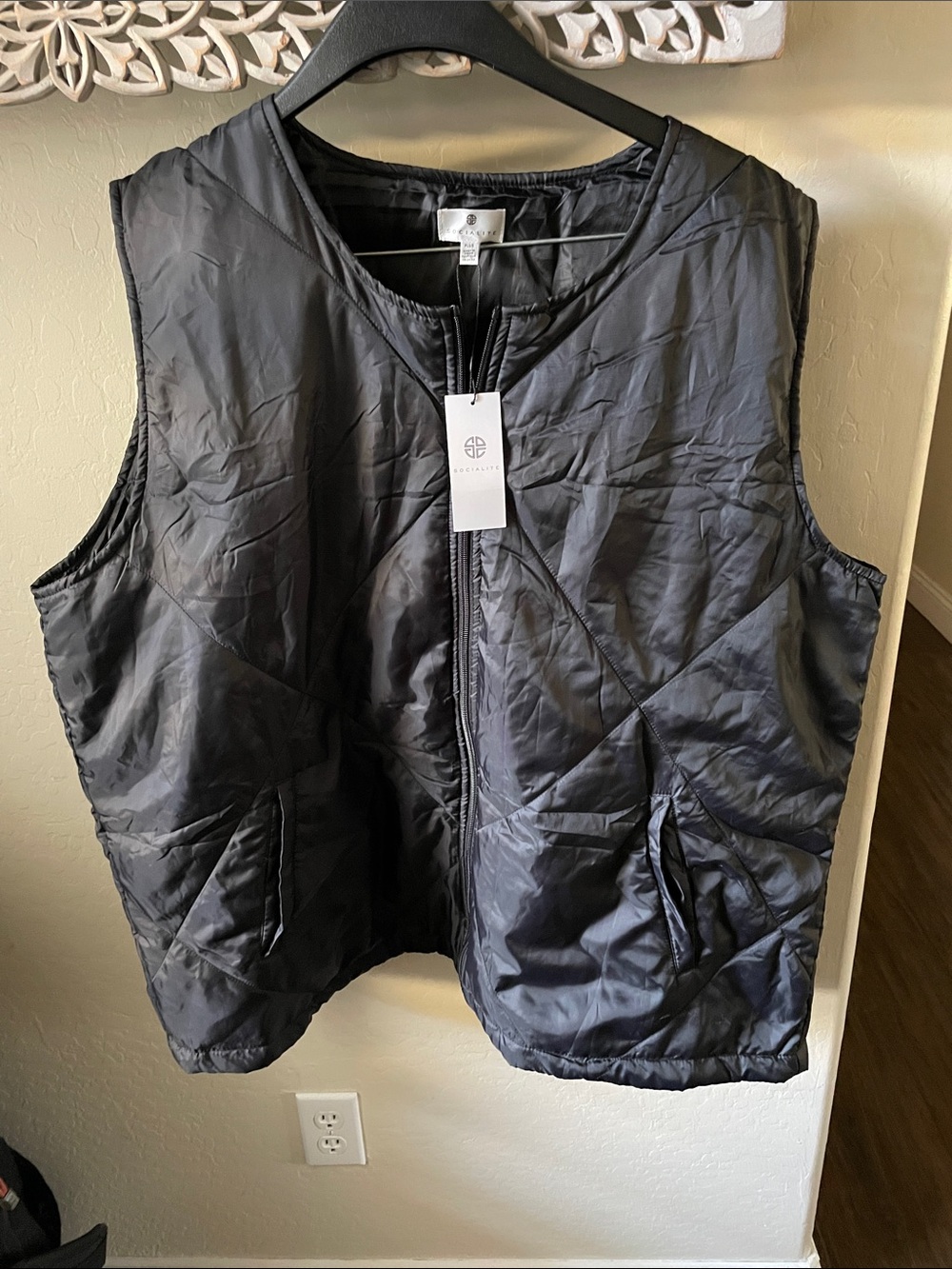 Socialite Black Quilted Zip-Front Vest!